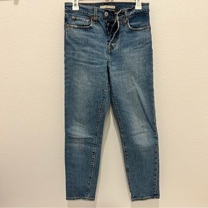 Levi Jeans in size 25